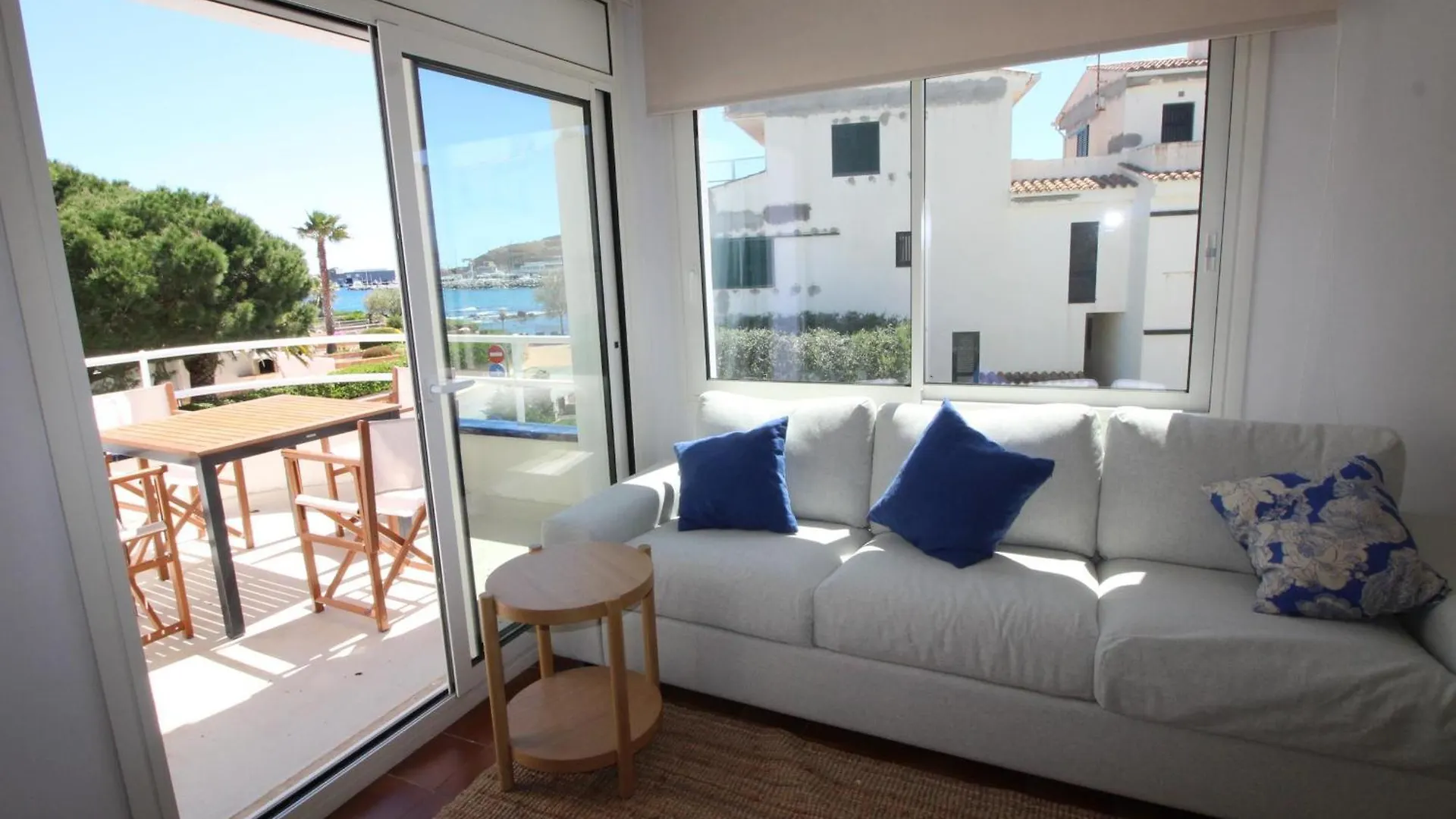 Daire Mistral - Apartamento Acogedor, Luminoso Y De Ambiente Moderno Con Terraza Vista Mar. - Es-228-143 Llança