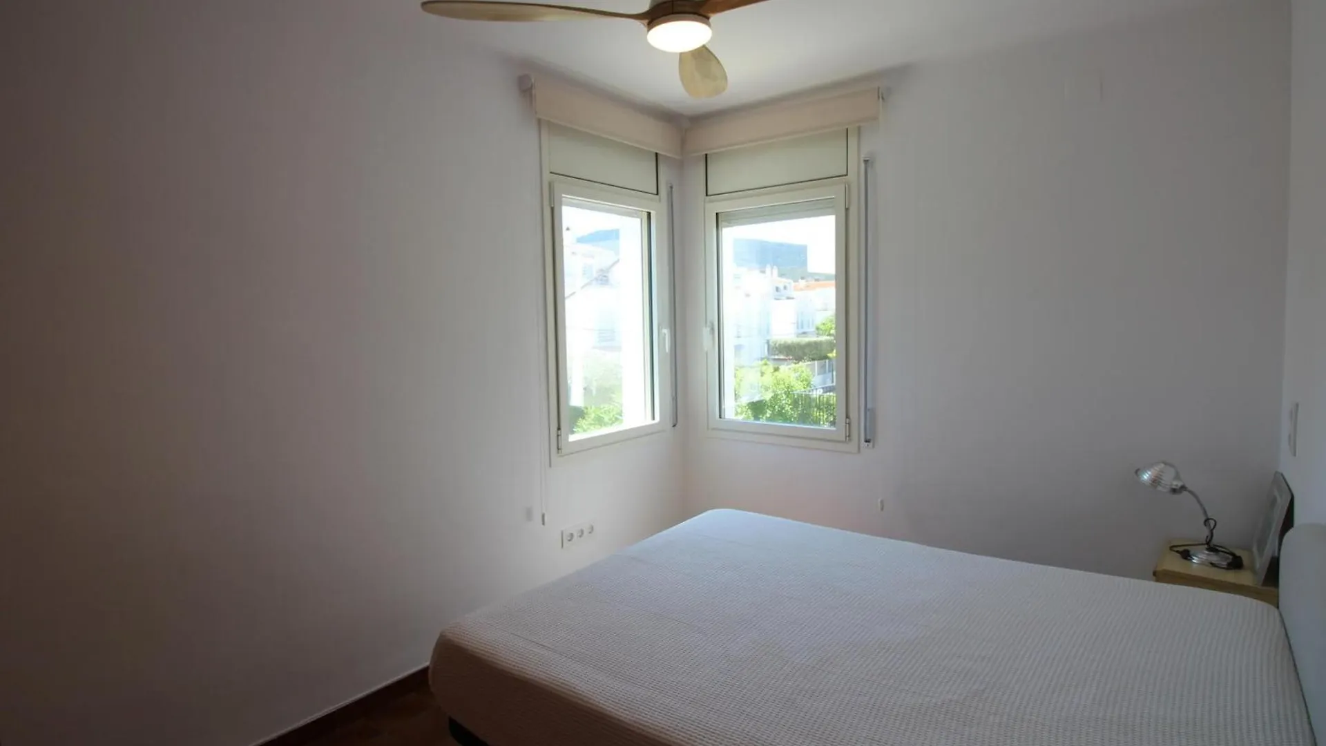 Daire Mistral - Apartamento Acogedor, Luminoso Y De Ambiente Moderno Con Terraza Vista Mar. - Es-228-143 Llança